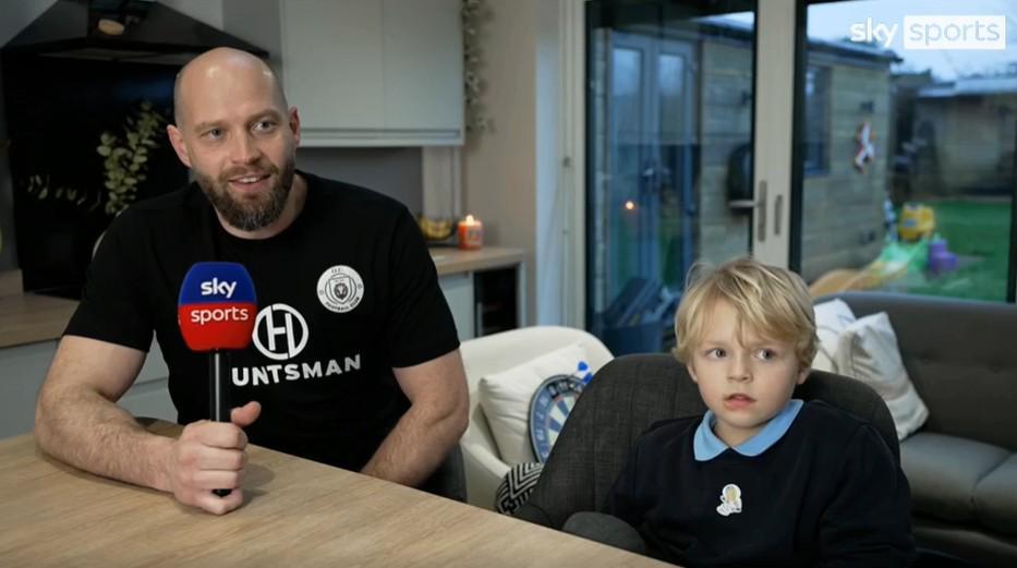 开云体育下载-狼队被“偷鸡”小球迷父亲:后来去球场他们都叫我偷鸡块贼